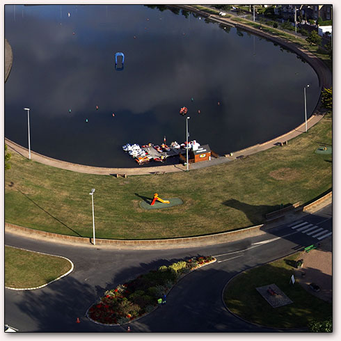 Photographie aérienne prise avec un ballon captif gonflé à l'hélium du port de Perros-Guirec avec un zoom sur une partie